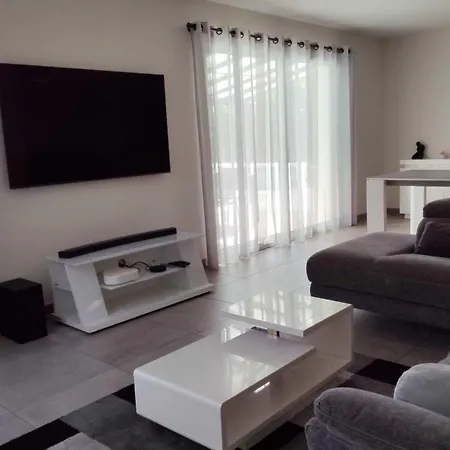 House For 8 With Private Pool 莱昂