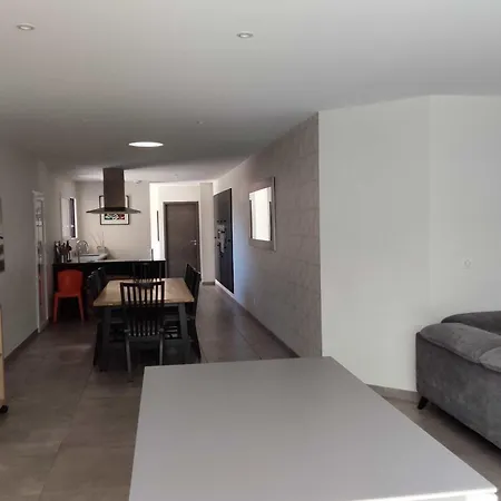 度假居 House For 8 With Private Pool *