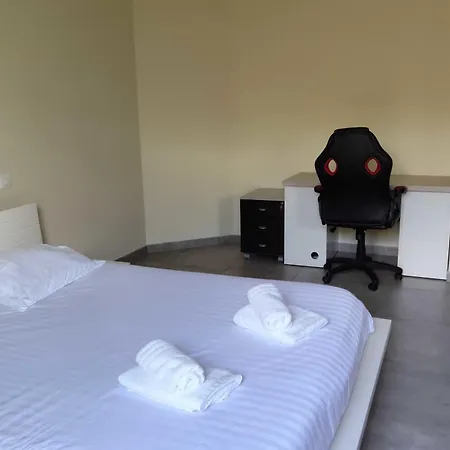 House For 8 With Private Pool * 莱昂