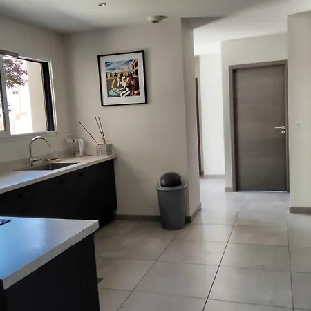 House For 8 With Private Pool 度假居 莱昂